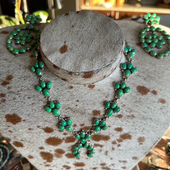 Frederico Jimenez mini squash necklace and matching earrings. - Picture 2 of 4